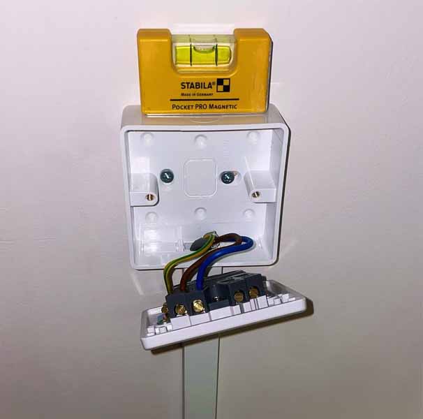 New spur added plus the light can now be switched on and off with another light close by.